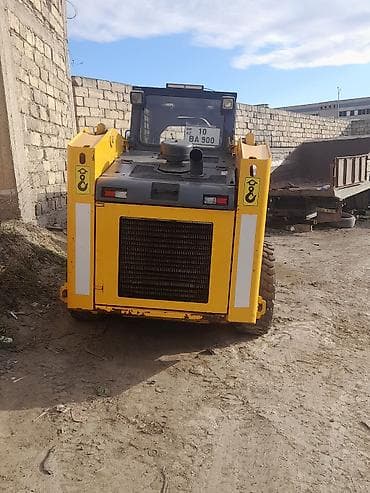 a klas makasin: Liugong 375A mini yükləyici (skid-steer) Xüsusiyyətlər: - Model — 2