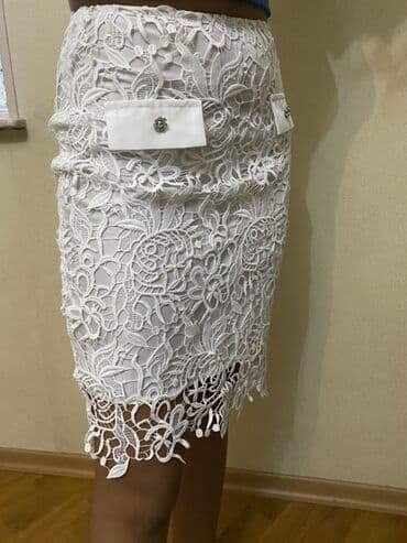 midi qadın ətəkləri: Ağ rəngli, dantel fakturalı qadın ətəyi. - Model: “BSY dantel daşlı — 1