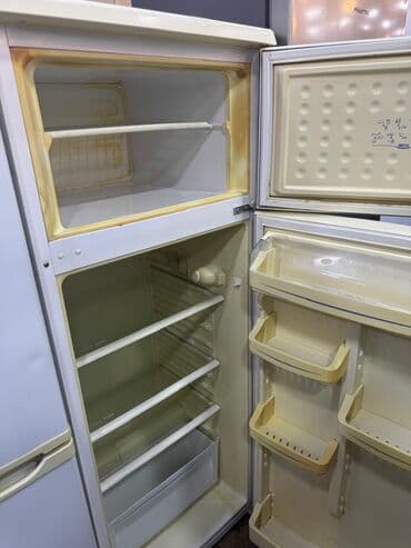 kreditlə soyuducu: İkiqat qapılı soyuducu - Korpusu: Ağ rəng, klassik dizayn, yuxarıda — 2