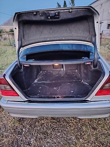 prius qapi: Model: Mercedes-Benz C-sinfi sedan (W202) Kuzov: 4 qapı, gümüşü rəng — 7