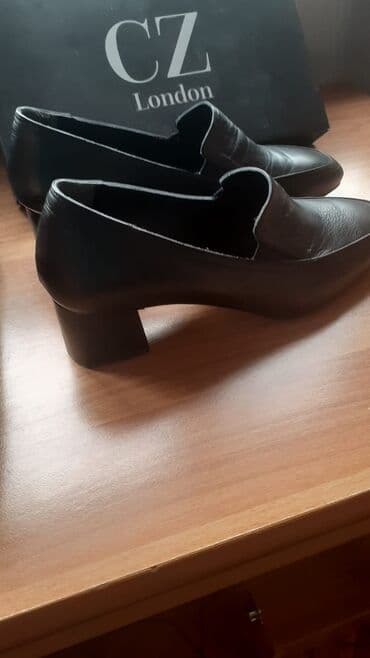 Toy paltarları və aksesuarları: Teze deri ayaqqabı 43 olcu 25 azn.Kabluk 5 sm — 2