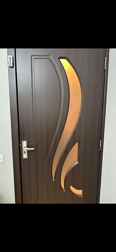 maqnit setka perde: Qapı – daxili otaq qapısı - Material: tünd qəhvəyi rəngli MDF/Laminit — 2