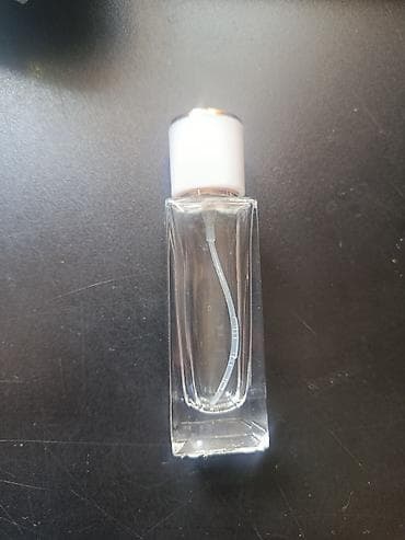 Şüşə ətir flakonu – spreyli - Həcm: təxminən 10–15 ml (cibə/səyahətə — 3