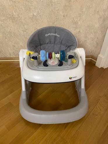 Manejlər: Uşaq gəzdirəni – Babywalker - Rəng: ağ/boz - Yumşaq, yüksək arxalı — 2