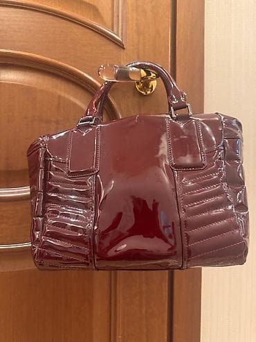 böyük çanta: Yaxshi veziyyetde,lak chanta,Burberry,boyuk. Лаковая большая сумка — 9