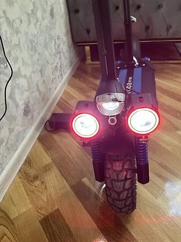 elektro gitara: İşlənmiş Elektrik samokat 10", 751 - 1000 Vt, 36 - 45 km/s, Ödənişli çatdırılma — 2