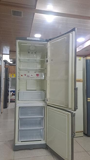 hotpointariston rhpn 6 4: İki qapılı paslanmayan poladdan kombi tip soyuducu (aşağıda dondurucu) — 2