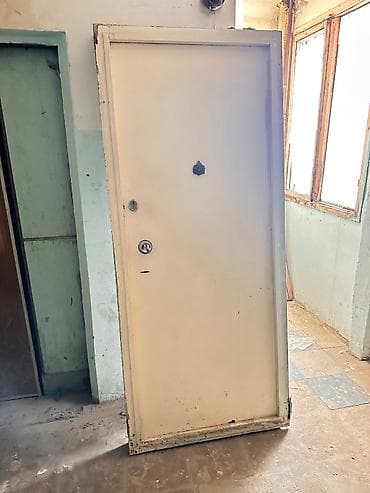 Mənzil üçün İşlənmiş Giriş qapısı 80x205 sm Glazok ilə, Zəmanətli, Ödənişli quraşdırma, Ünvandan götürmə, Ödənişli çatdırılma