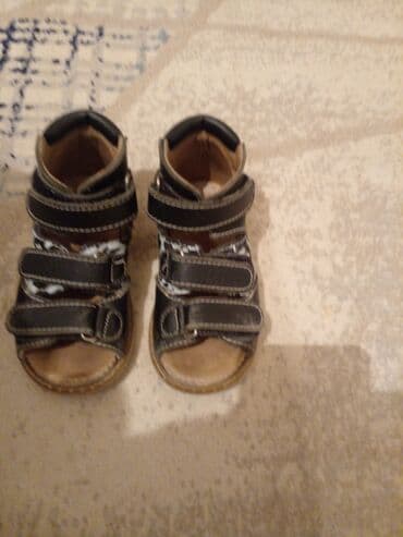 Uşaq ortopedik sandalları - Rəng: tünd (qara/qaranlıq ton), ağ tikiş