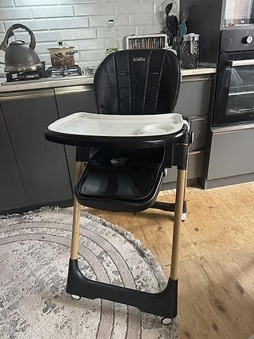 Kidilo uşaq yemək stulu - Rəng: qara oturacaq, ağ çıxarılan masa -