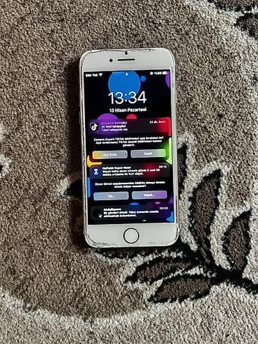 galaxy s10 e: IPhone 7, 256 GB, Qızılı, Barmaq izi, Simsiz şarj — 8