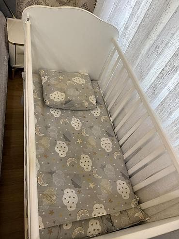 Beşiklər: Oğlan və qız üçün, Dördbucaq, Beşik, Dəst ilə, Matras ilə, Yellənmə mexanizmsiz — 4