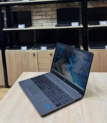 komputer 16 gb ram: HP 15.6 ", Intel Core i3, 128 GB — 1