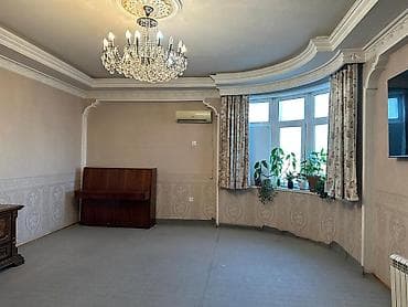 Mənzil alıram: Geniş və işıqlı mənzil interyeri - Klassik dizaynlı geniş zal — 4