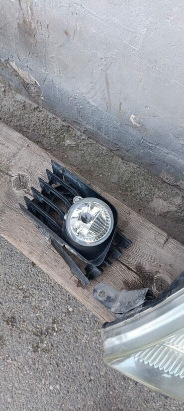 декоративные панели: Sağ, Yaxın və uzaq vuran işıqlar Toyota, 2004 il — 1