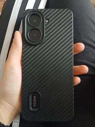Redmi smartfon Xüsusiyyətlər: - Arxa tərəfdə karbon naxışlı qoruyucu