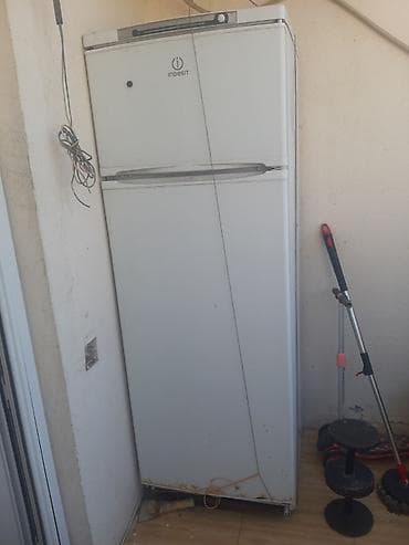 Mətbəx texnikası: 2 qapılı Indesit Soyuducu Satılır, rəng - Ağ — 1
