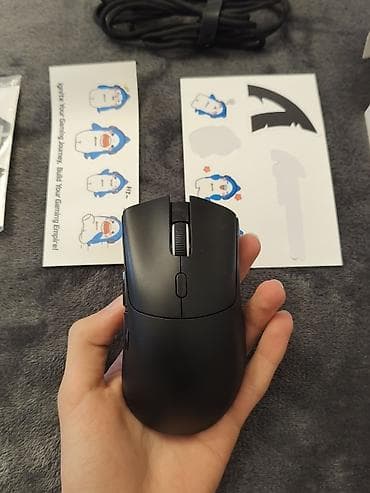 Attack Shark Model R1 oyun siçanı - Üç rejim: kabel (USB‑C), 2.4 GHz