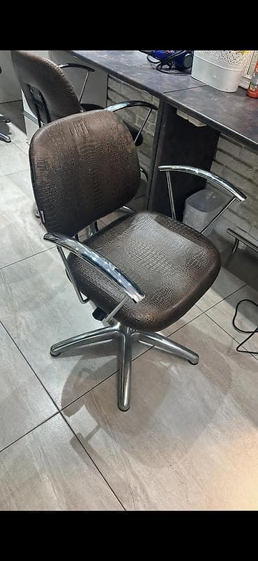 2 ci el ofis mebelleri: 8eded belə salon kreslosu var. 1ededin qiyməti 40azn ünvan İçərişəhər — 1