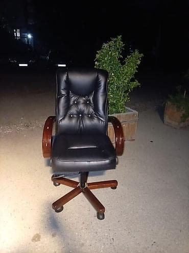 kreslo tek: Ofis kresloları satılır. Her biri tam ideal veziyyetdedir. Qiymet — 2