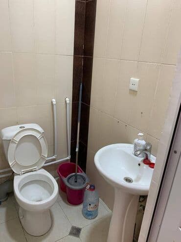 офисы в бизнес центре аренда: 28 may metrosunun yaxınlığında yeni yol kənarı yeni təmirli obyekt — 2