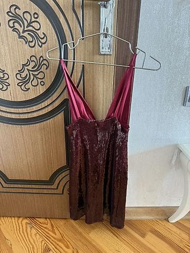 dəs paltar: Qadınlar üçün iki parçalı gecə dəsti - Tərkib: Payetli qısa don + — 3