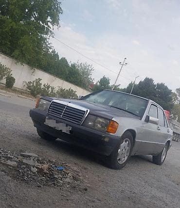 ceska mercedes: Salam.Mercedes-Benz 190 (W201) sedan,mexanika 1991 ci il.Mator karopka — 2