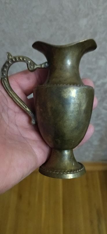 Bürünc mini sürahı/dekorativ qab - Material: bürünc ərinti - Rəng — 1