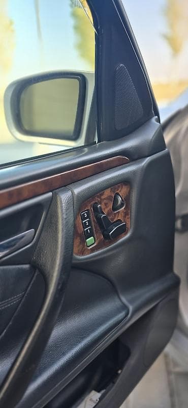 qara disk: Mercedes-Benz E-Class: 3.2 l | 2000 il Sedan — 7