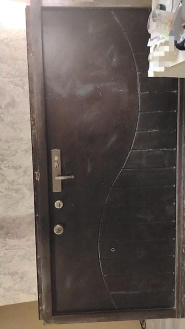 kuce qapisi: Mənzil üçün İşlənmiş Giriş qapısı Glazok ilə, Zəmanətsiz, Ünvandan götürmə — 1