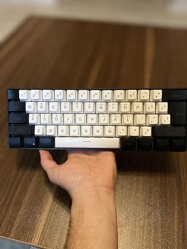 kompyüter: Gaming Klaviatura – 60% Kompakt Dizayn (Ağ-Qara) Vəziyyəti: Çox az — 1