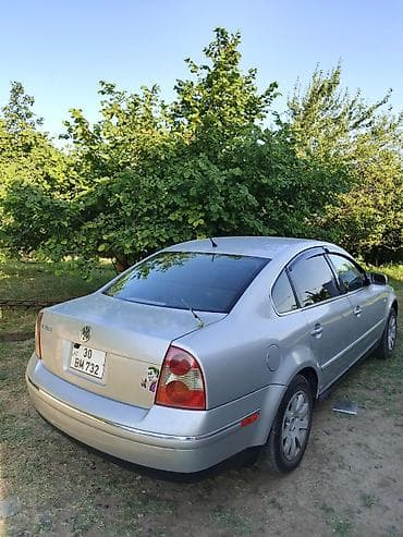 opel vektra a: Volkswagen Passat: 1.8 l | 2001 il Sedan — 4