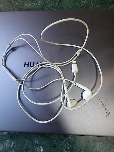 Orjinal iphone nausnik. sesi çox temiz olur.bilenler bilir — 2