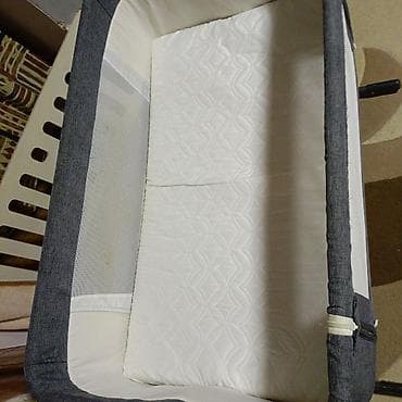 Oğlan və qız üçün, Dördbucaq, Beşik, Dəstsiz, Matras ilə, Yellənmə mexanizmsiz