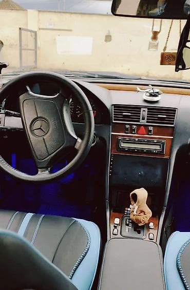 Digər nəqliyyat: Mercedes-Benz C 240: 2.4 l | Sedan — 3