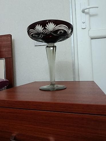 qab qaca: Kəsimli bəzəkli şüşə meyvə/gül qabı (ayaqlı) - Material: qalın şüşə — 4