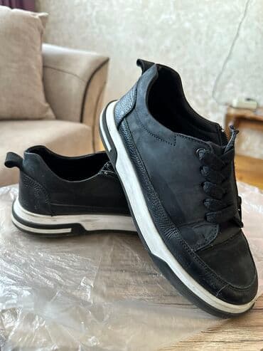 Натуральная кожа, обувь для мальчиков размер 34 подойдёт на 35 lalafo.az -da Натуральная кожа, обувь для мальчиков размер 34 подойдёт на 35