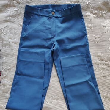 qadin kostyumlari: 30manat
36-38 razmeri S-M razmer 
Türkiyə
30₼ — 5