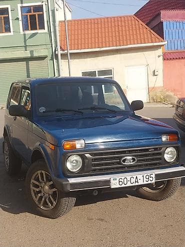 toyota plus c: VAZ (LADA) 4x4 Niva: 1.7 l | 2015 il 11000 km Ofrouder/SUV — 2