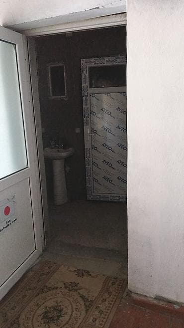 2 otaql: Kirayə üçün geniş həyət evi təqdim olunur. Planlaşdırma: - Böyük — 4