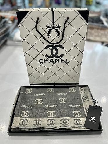 Плащи: Brend şallar – hədiyyə qutusunda - Chanel naxışlı şal: Klassik ikiqat — 2