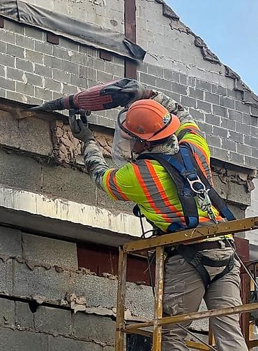 Балконы: 🔨 SÖKÜNTÜ İŞLƏRİ GÖRÜRÜK 🔥 🏠 Köhnə təmirdən bezmisiniz? Biz sizin üçün — 1