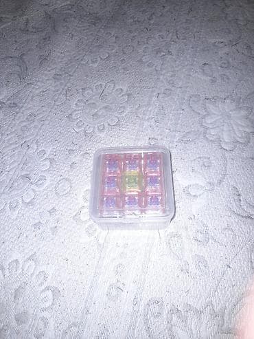 Rəngli LED işıqlı açarlıq/aksesuar - Şəffaf plastik korpusda 3x3 — 1