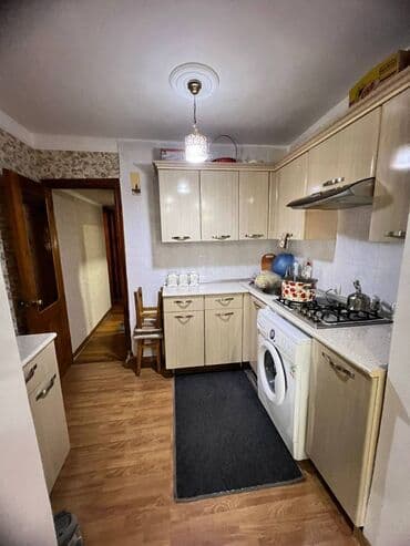 9 ci mikrorayon satilan evler: Bakı, 3 otaqlı, Köhnə tikili, m. Neftçilər, 80 kv. m — 11