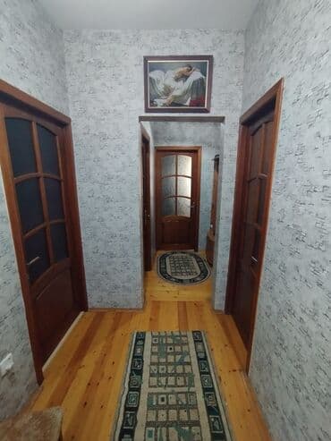 nerimanovda satilan evler: 5 otaqlı, 130 kv. m, Orta təmir — 4