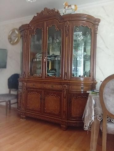 balaca skaf: Qonaq otağı üçün klassik üslubda böyük servant/vitrin. Tünd qəhvəyi — 3