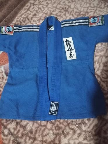 ucuz gitara: Karate ucun elcek tep teze.super vəziyyətdə 20 original.box üçün əlcək — 10