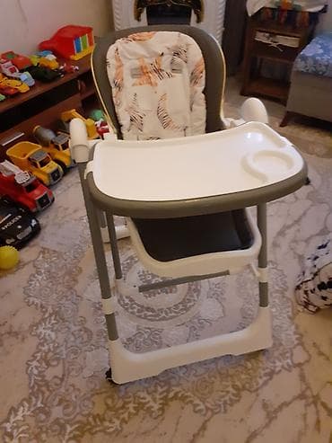 Yemək masaları, oturacaqları: Bir tek tekeri yoxdur.tapib kecirmek olar.yellencekdi hemde.basqa cox — 2