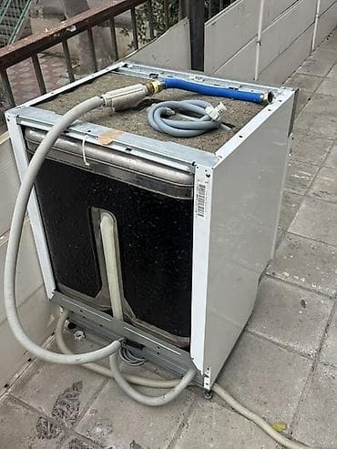 Plitələr və bişirmə panelləri: Quraşdırılan qab‑qacaq yuyan maşın
Iwlemir — 2