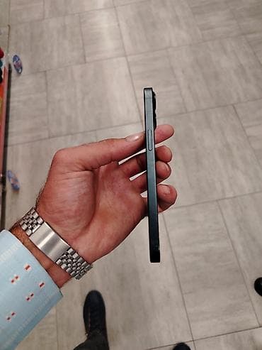 ipad 8 32: IPhone 13, Qara, Simsiz şarj — 3